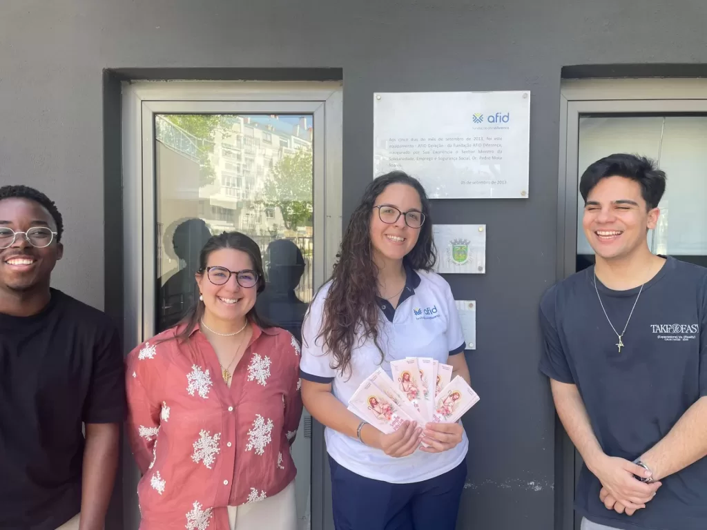 Jovens do Grupo Kerygma fazem nova visita ao Lar AFID