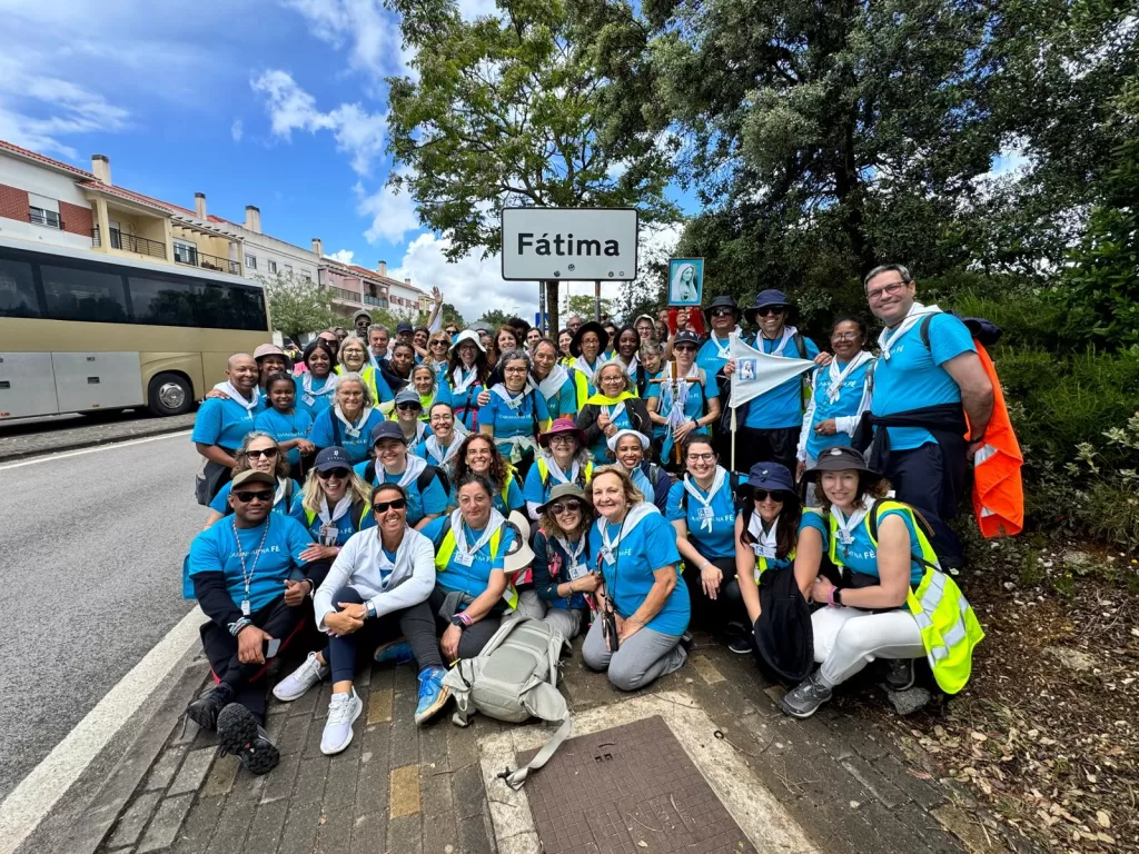 Grupo Caminhar na Fé peregrina a pé a Fátima